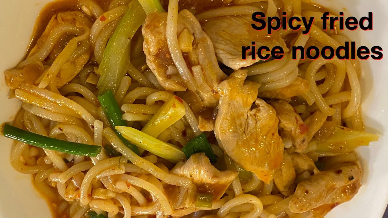 chicken stir-fried spicy with rice noodles recipe | ピリ辛ライスヌードルとチキンの炒め物 | 辣炒米粉 - hanami