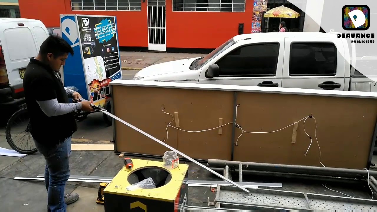 Instalación y armado de letrero luminoso