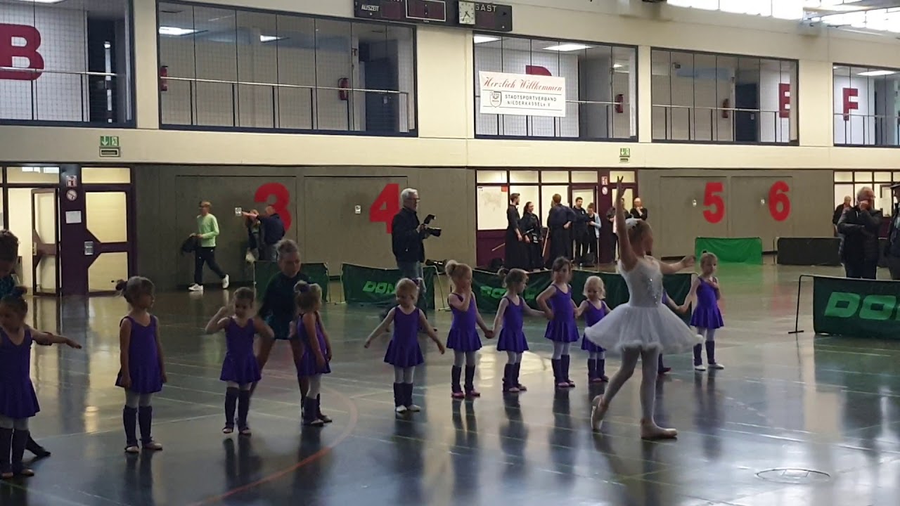 Prima Ballerina Marie B. und ihre Fabulous Diamonds, TSG Dancing Diamonds