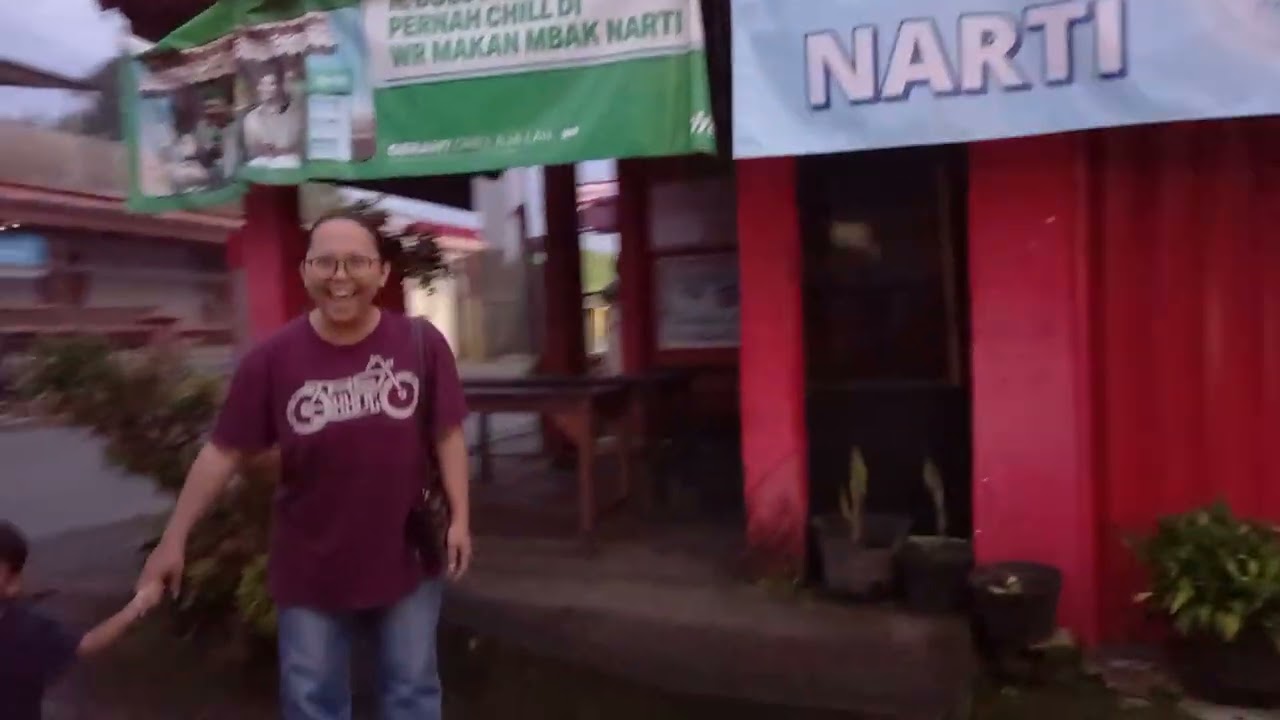 NGANGENI...Borobudur di pagi hari