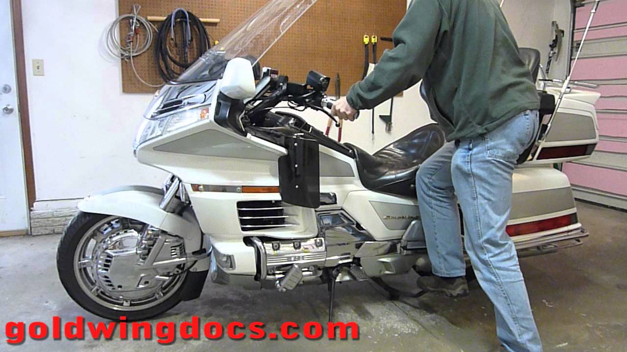 How to get a GL1500, GL1800, or any Goldwing on and off the center stand