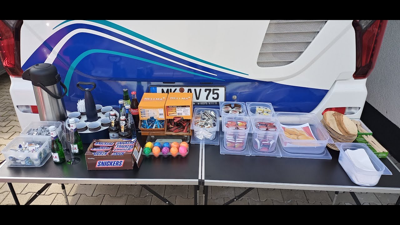 Frühstück am Reisebus