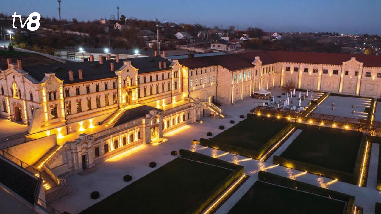 Baba neagră, desert la castel. Presa a putut filma doar în restaurantul Castelului