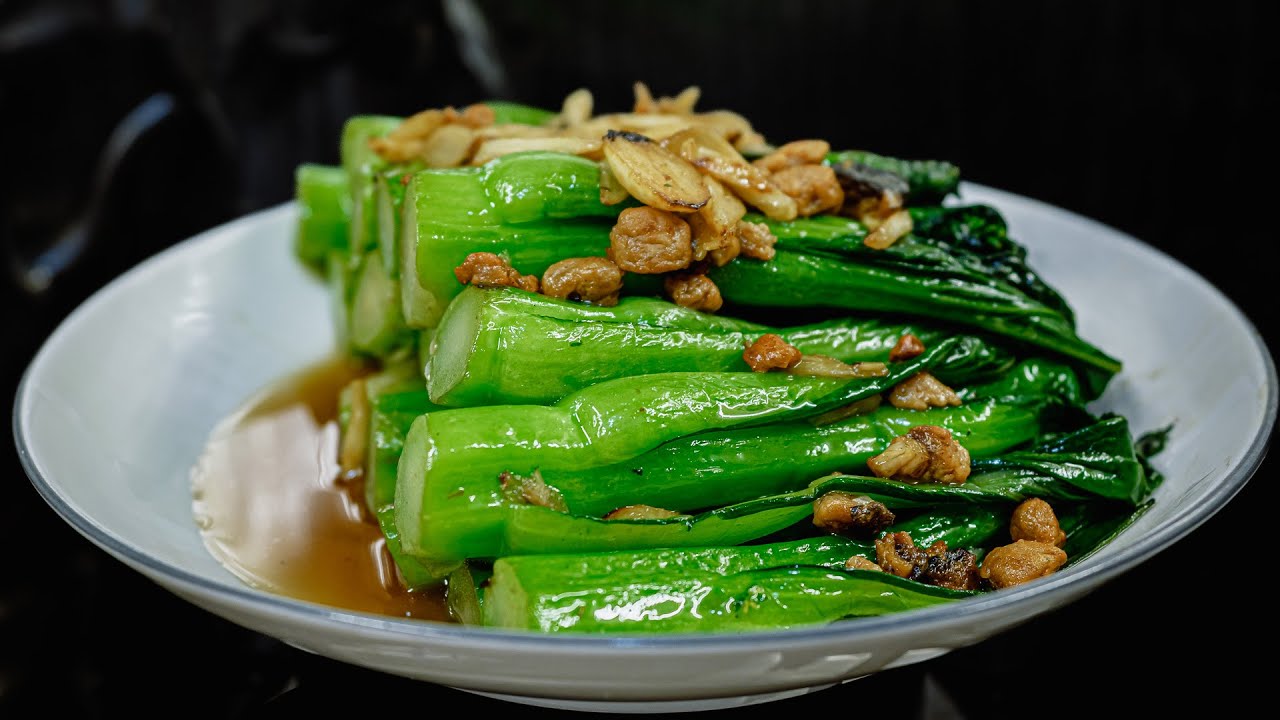 廣東話影片｜蒜片咸魚炒菜心｜簡單炒菜人人會做，但你做得好吃嗎？跟影片做就對了，你會做出比美大排檔的專業級鑊氣！從此你家人會天天自動把所有青菜給你清掉！(片尾彩蛋，家廚炒出大排檔鑊氣和搶火的科學解釋！)