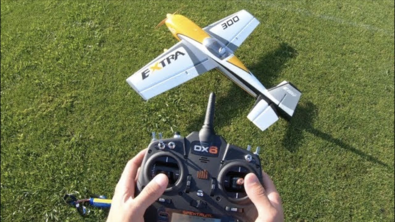 Flying The E-flite Extra 300 1.3m BNF Horizon Hobby RC Plane