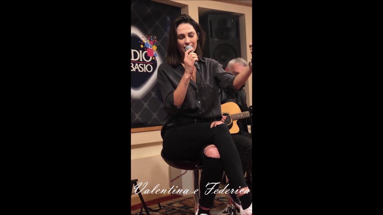 Anna Tatangelo live - Quando due si lasciano & Ragazza di Periferia - Radio Subasio 4 Marzo 2019