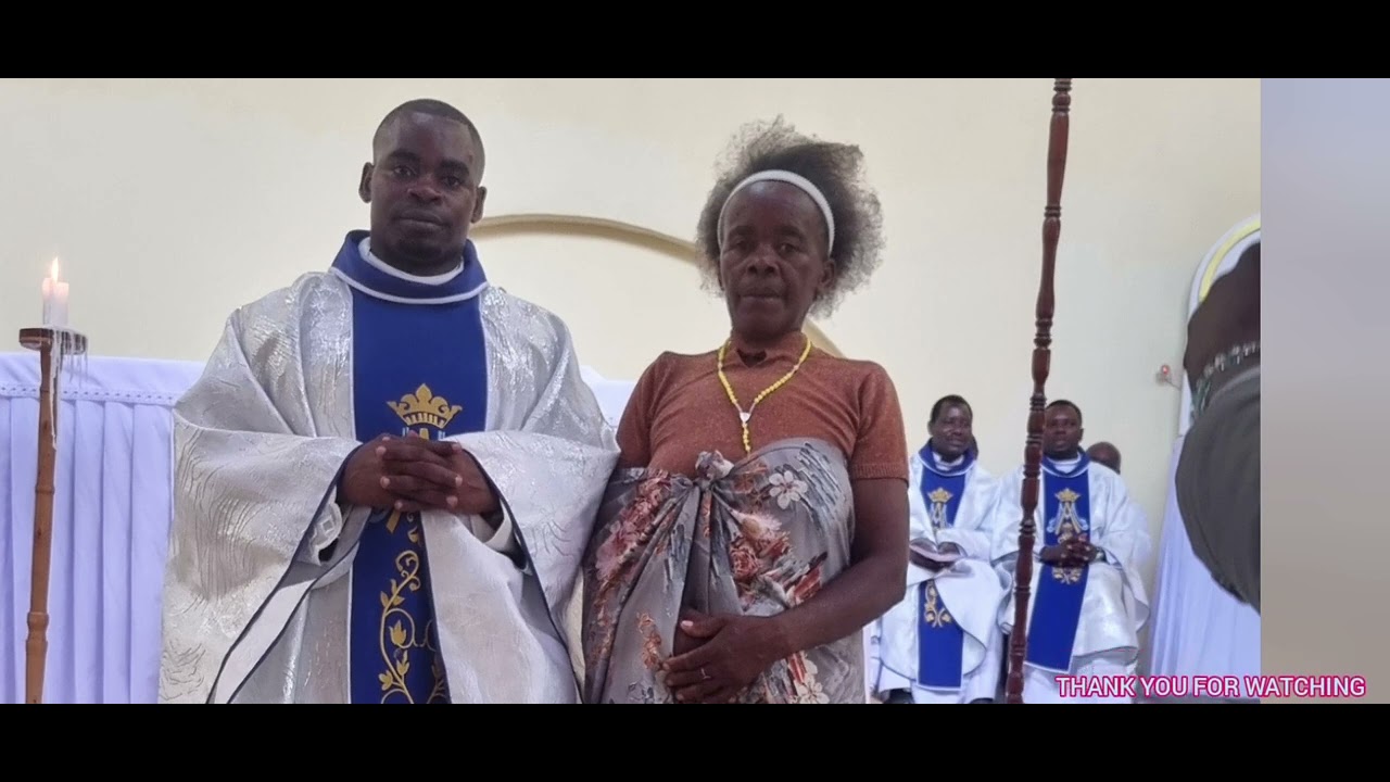 AMAFOTO,UMUGANURA UHEBUJE, WA MUPADIRI UTUYE HAFI Y'UBUGANDA YASOMYE MISA YE YA 1..