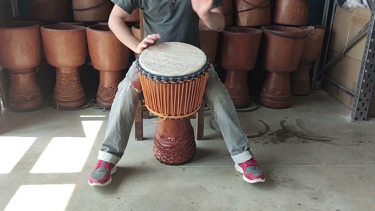 Djembe de Guinée haut de gamme avec peau de veau fine