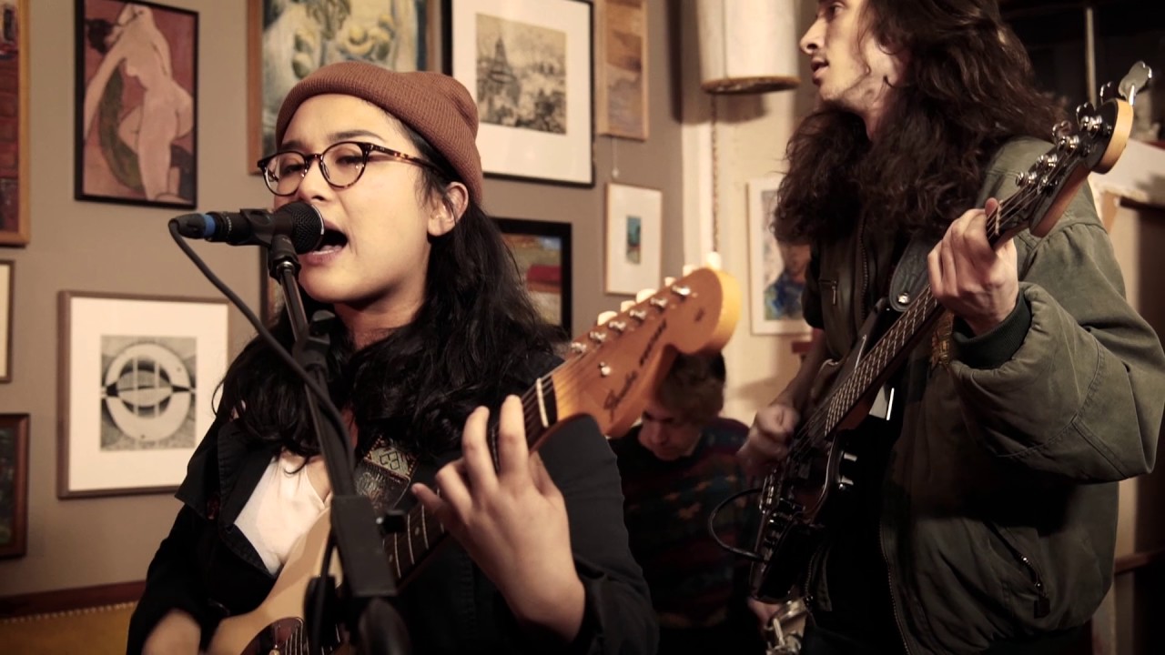 Jay Som - 1 Billion Dogs (Live on PressureDrop.tv)