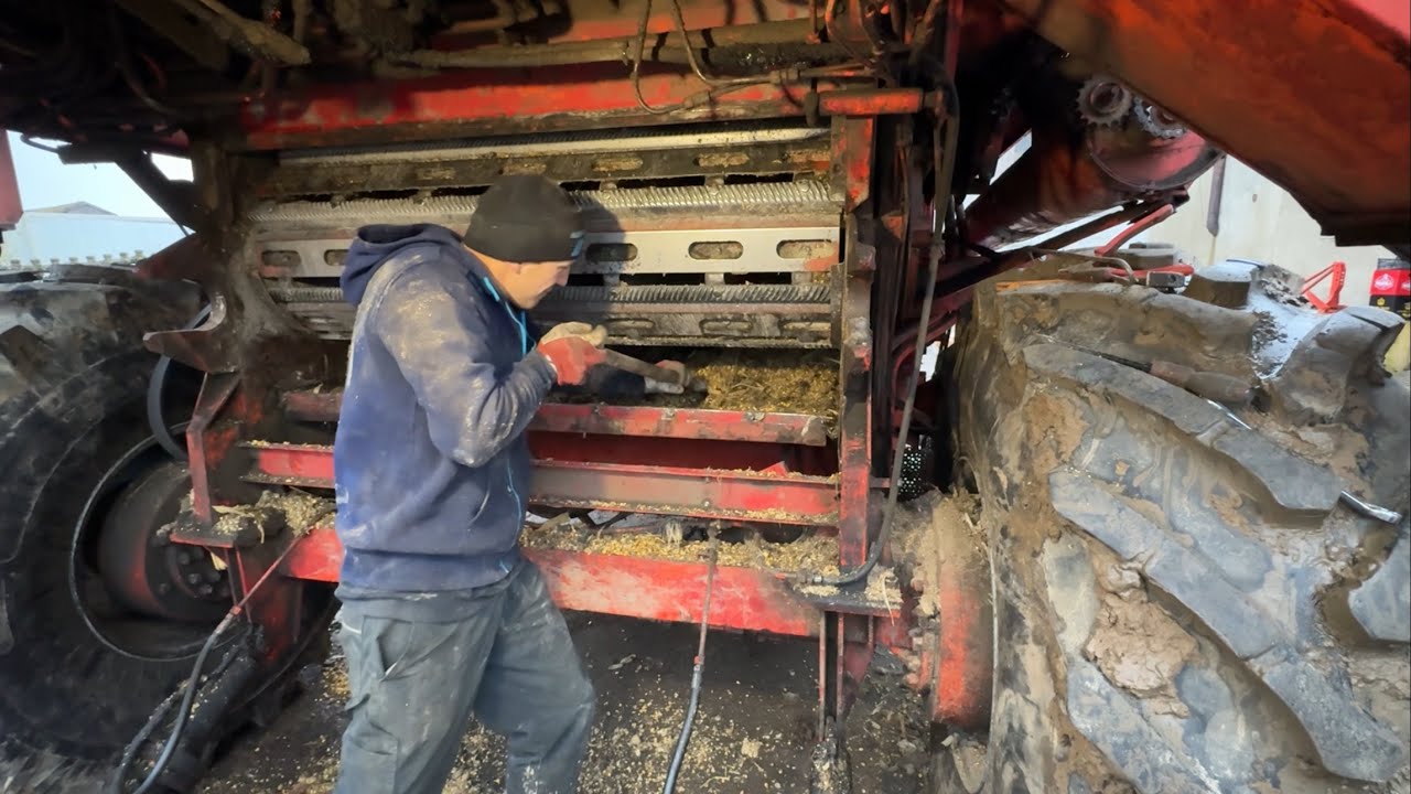 Raport z PGR / Czyszczenie Kombajnu Po Sezonie 😂 Rolnik Łukasz 