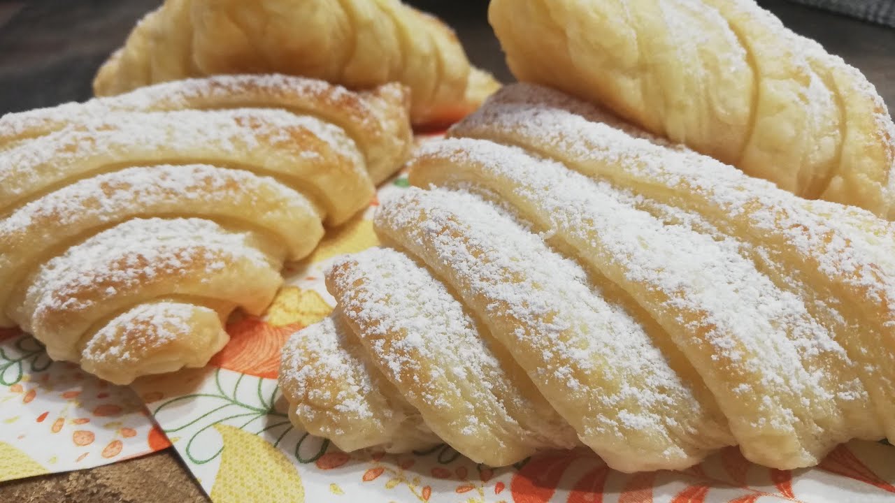 SFOGLIATINE VELOCI RIPIENE DI CREMA PASTICCERA