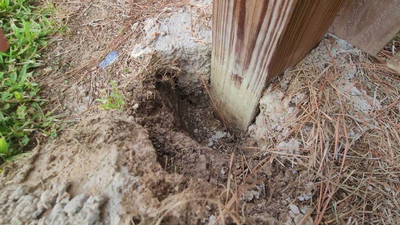 Hart Homes Real Estate Developer Privacy Fence Poorly Built, No Response Back 1 Year Later Follow Up