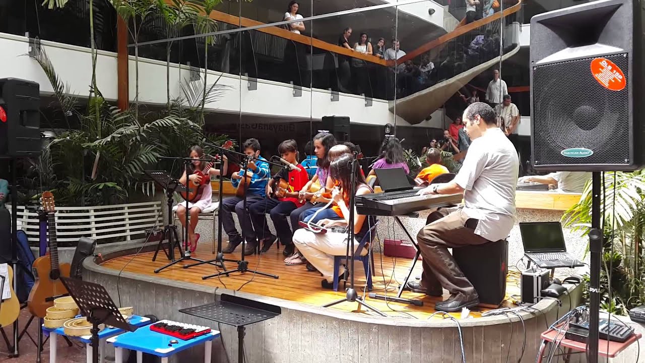 Cátedra de Cuatro / Compadre Pancho. Piano: José Pinto. Melódica: Cynthia González