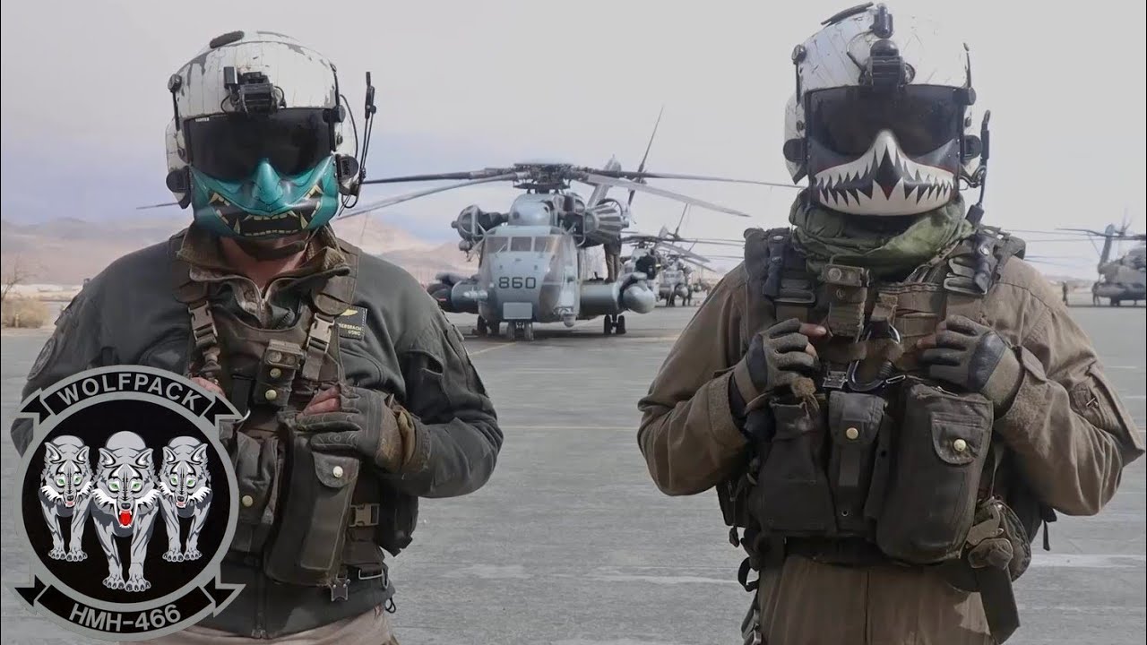 Волчья стая. Морские пехотинцы США и тяжелые вертолеты CH-53E во время боевых учений.