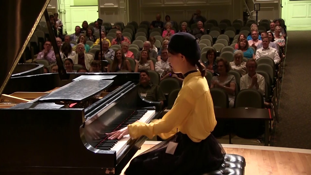 Jimin Park performing her original composition 
