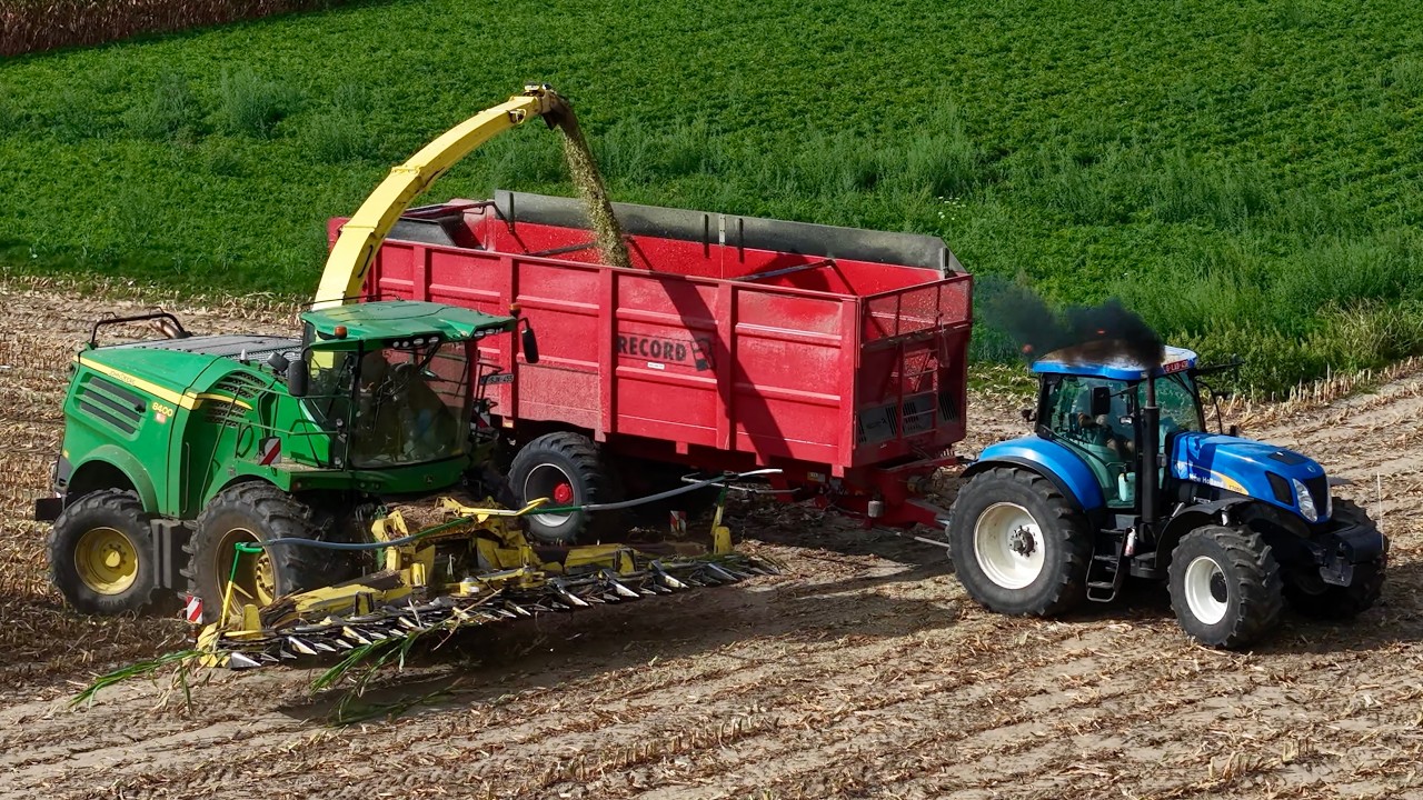 Mais hakselen met een John Deere 8400 & New Holland combinaties | Loonwerken Maesen