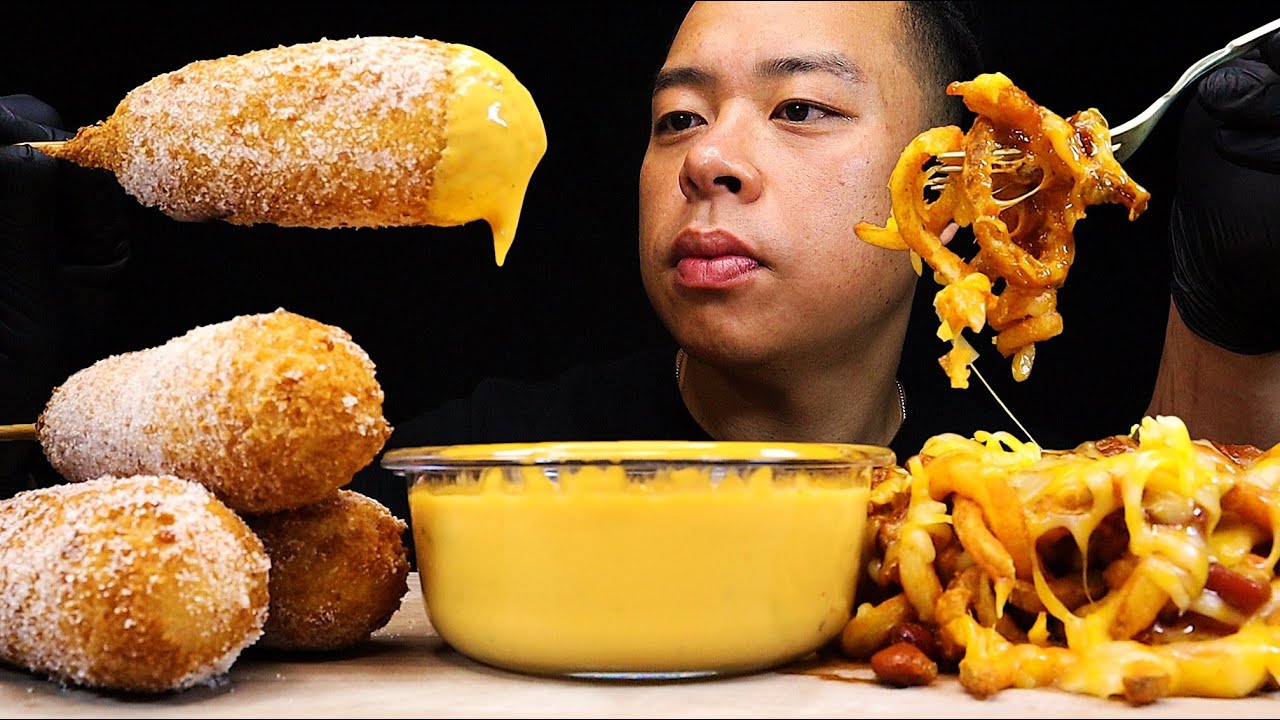 ASMR MOZZARELLA CORN DOGS WITH CURLY CHILI CHEESE FRIES & CHEESE DIP| ASMR_CRAVINGS