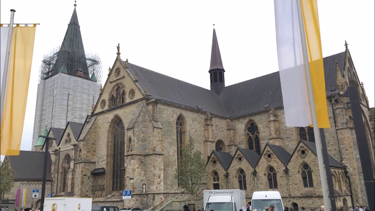 Paderborn-Mitte(NRW) Kath.Domkirche st.Libori Vollgeläut des Hauptturmes