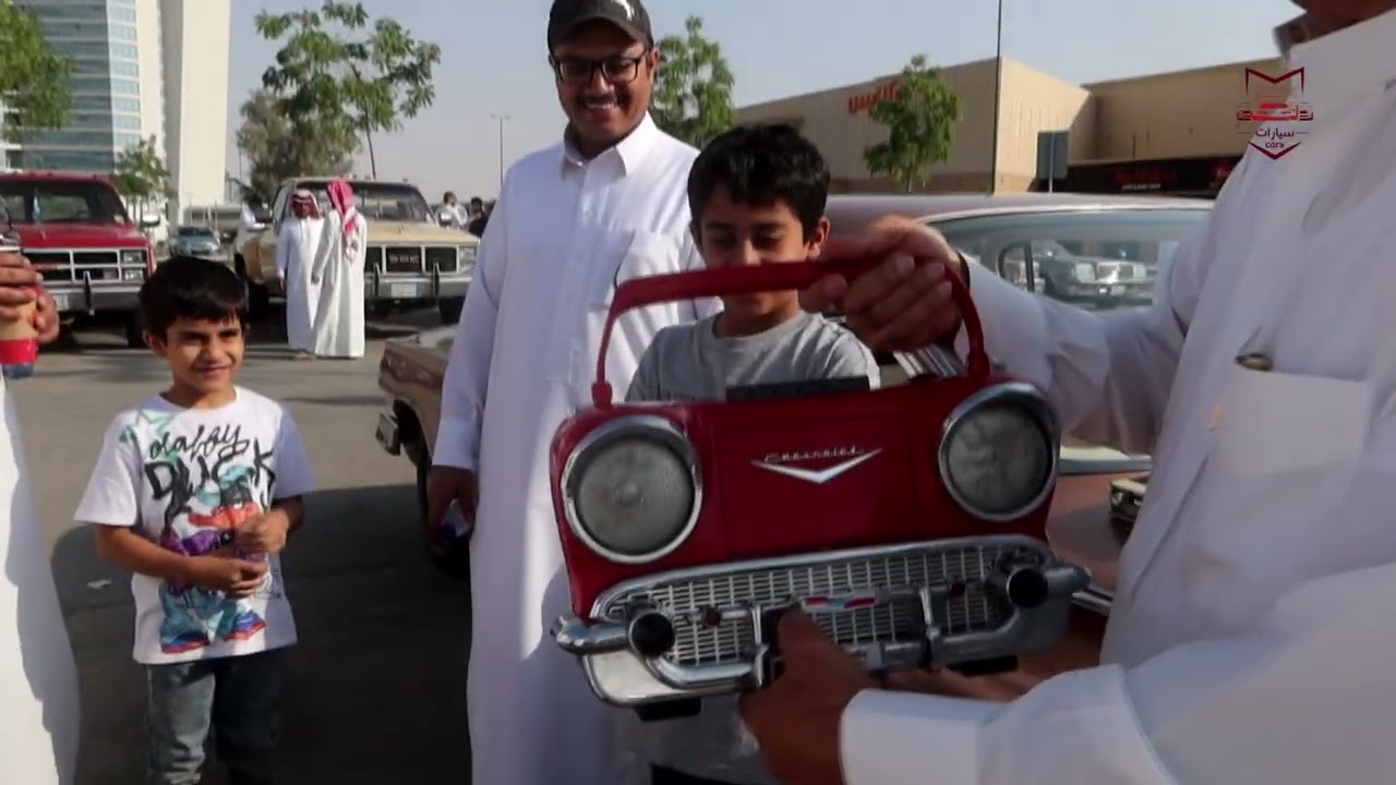 اجتماع السيارات الكلاسيكية بالرياض -الجمعة 10/ 4 /1444هـ الجزء الثاني