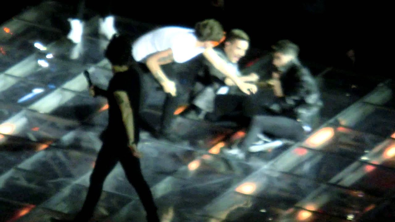 One Direction - Teenage Kicks (Live in Ziggo Dome) HQ