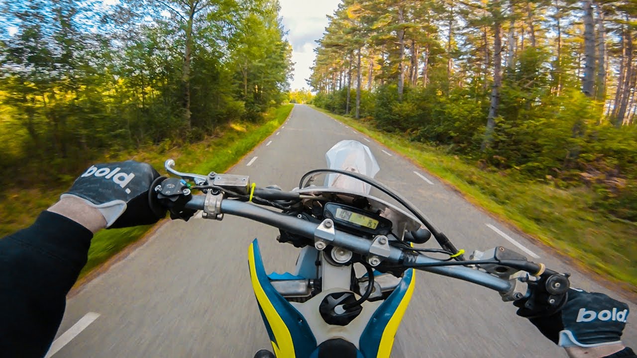 HUSQVARNA 125 FULL THROTTLE! 