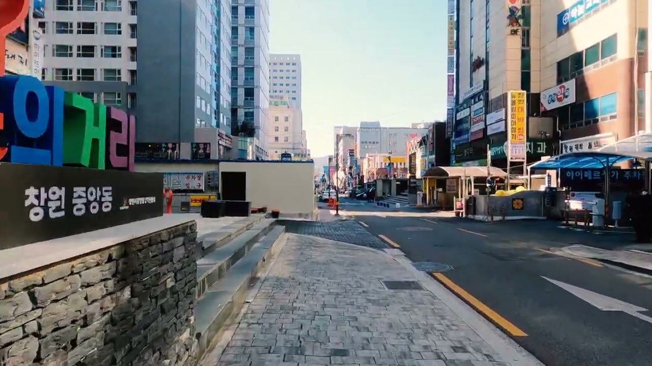 [ 4K ] HDR  CHANGWON CITY IN KOREA. Walkthrough in STREETS OF JUNGANG-DONG!!!
