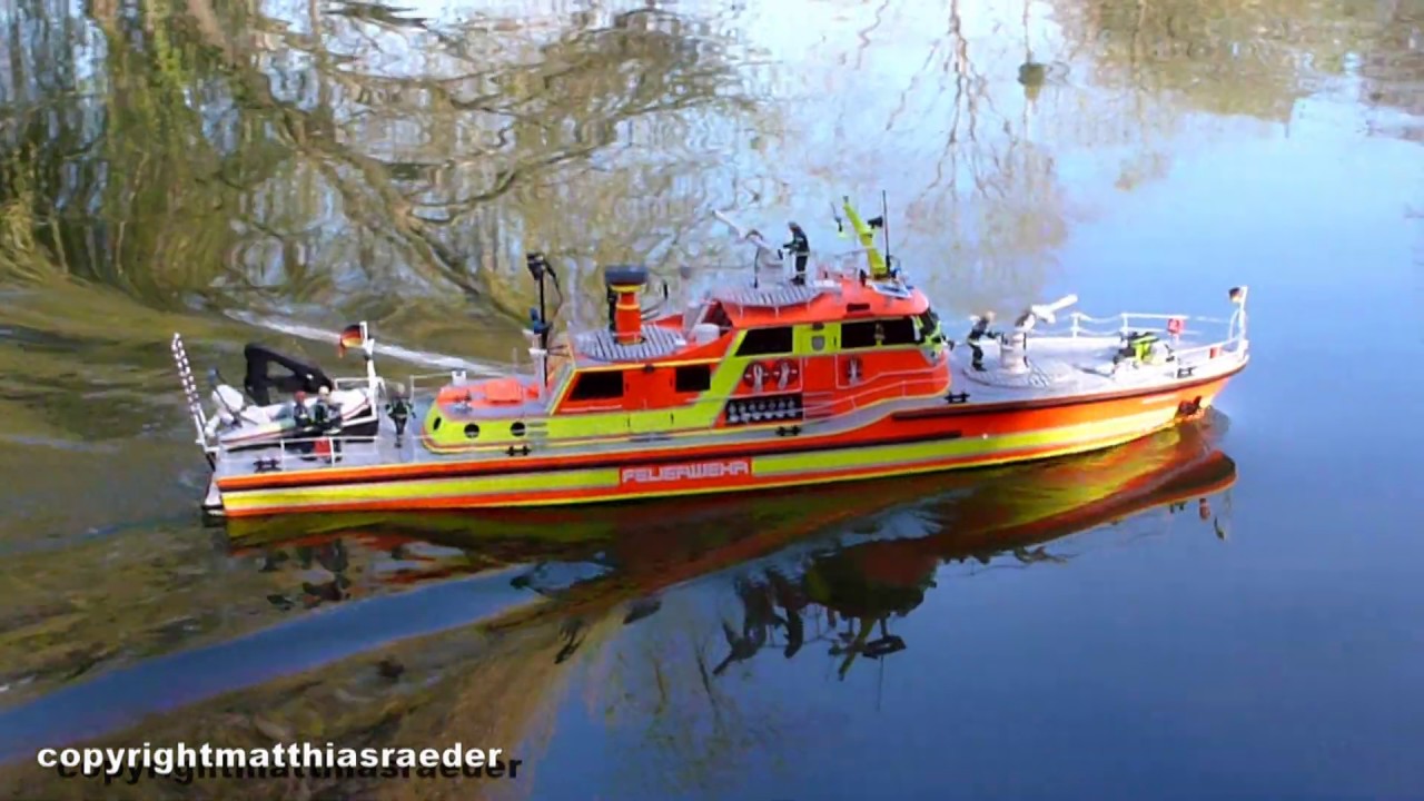 RC Fireboat Düsseldorf by robbe
