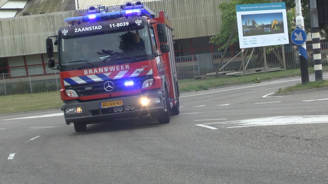 Optocht van brandweerwagens voor gehandicapten: Gehandicaptendag 2013 Almere