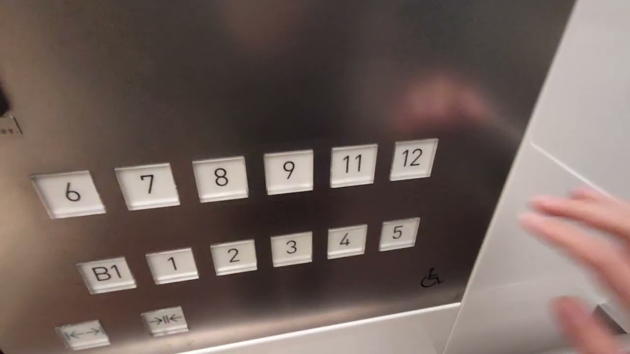 梅田 エレベーター