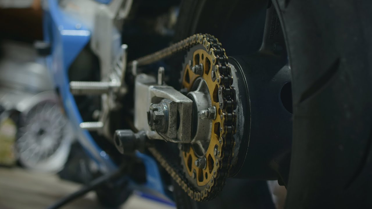 КАК: Отрегулировать цепь Suzuki GSXR 600
