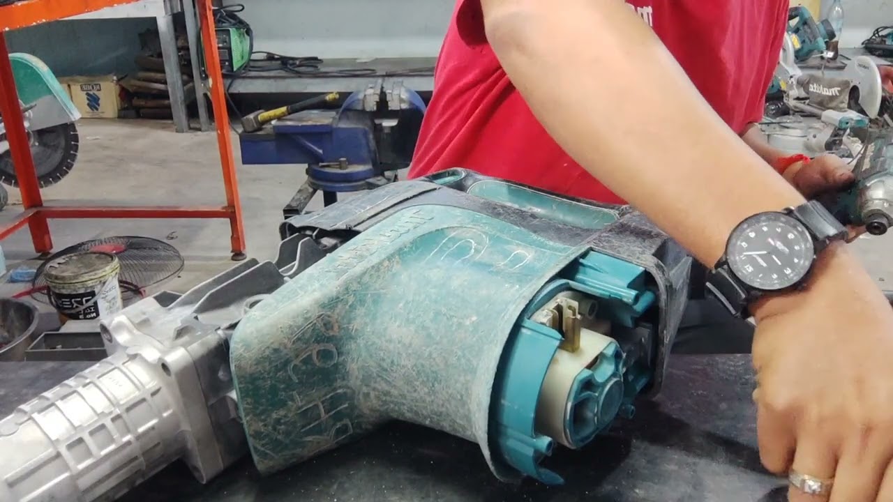 Video Dismantle Find fault HM1203C makita hammer drill