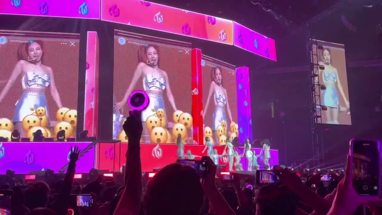 Twice - What is Love? (Live in Oakland)