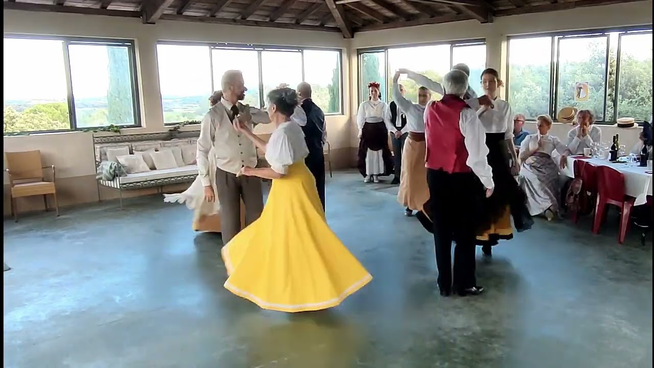 Quadrille des fleurs Figure 5 : Le  lys royal