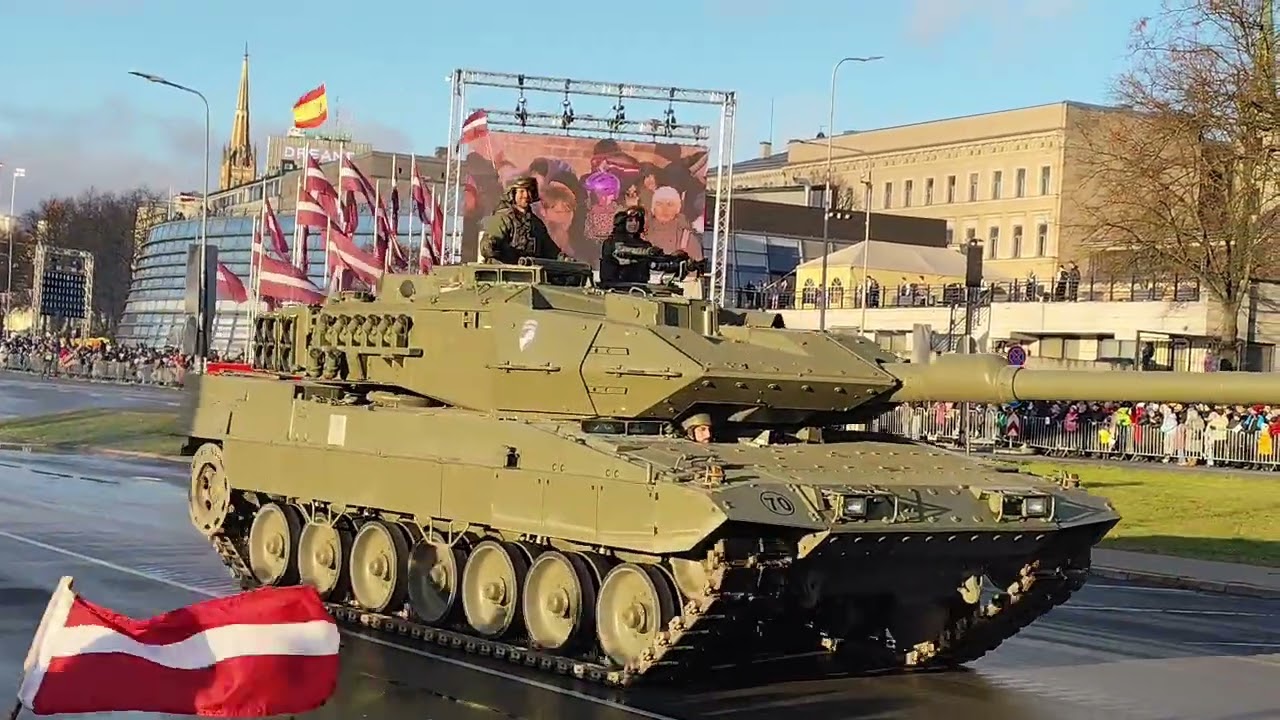 Мощный военный парад в Риге. Латвии 107 лет