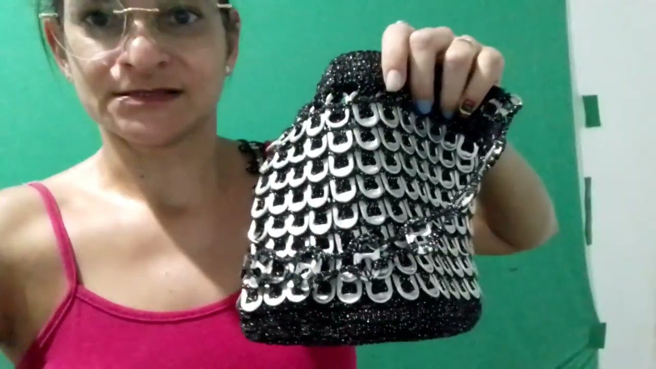 Recordações de Infância ...parte 06. Bolsa feito com lacre de refrigerante!