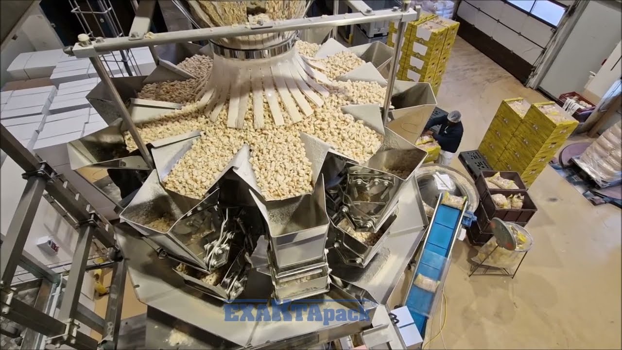 Semmelbrösel und Semmelwürfel zu 500 g in Schlauchbeutel verpacken. Grammgenau mit Mehrkopfwaage