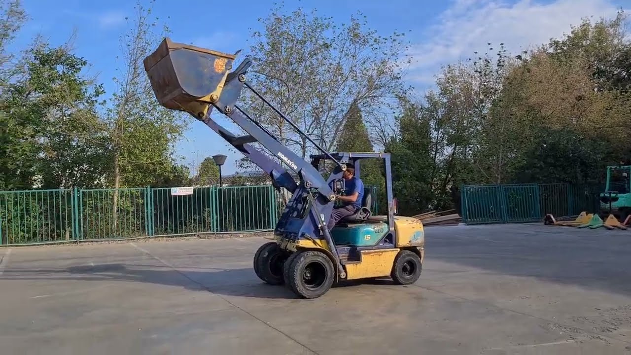 KOMATSU forklift with bucket, 4369