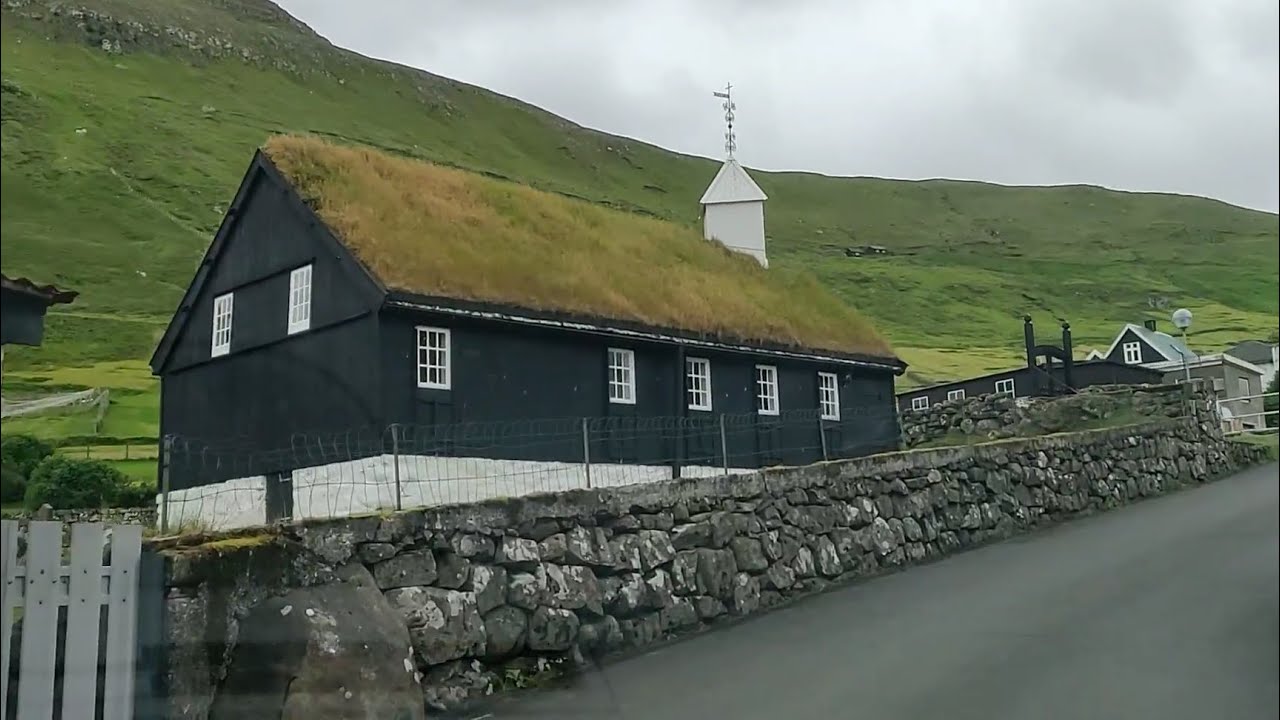Driving on the Faroe Islands: Funningur towards Eiđi