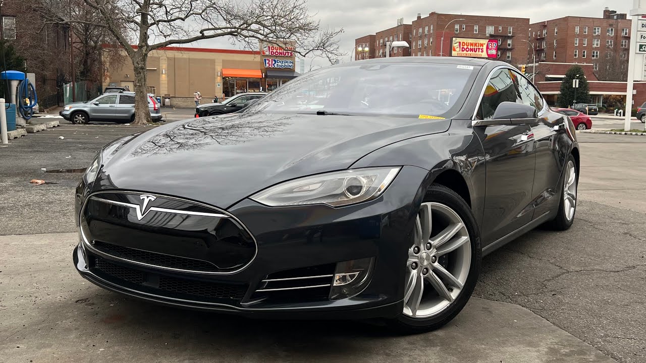 First Time Driving A Tesla- 2015 Tesla Model S Honest Review!