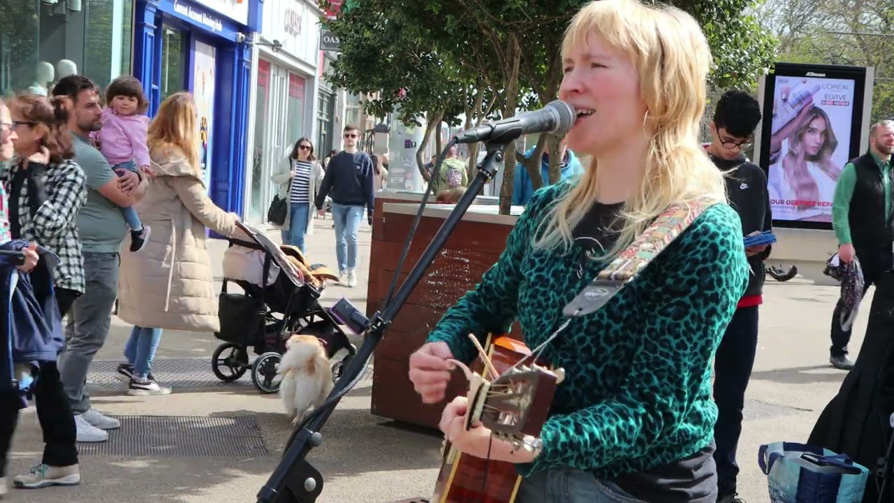 Midnight Special by Leila Jane Live from Grafton Street Dublin no wonder the Sun is Shining Wow