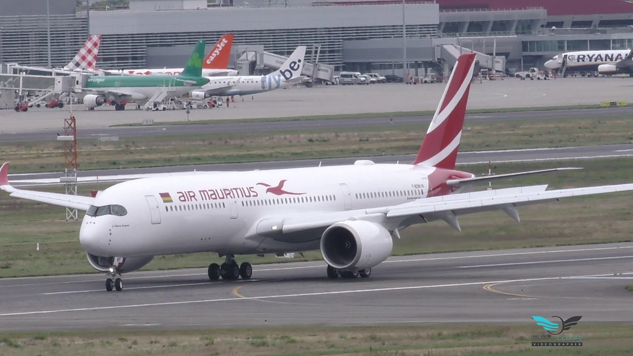 1st landing Airbus A350-900 Air Mauritius 