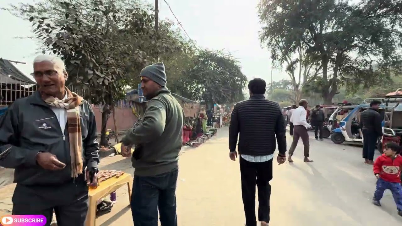 Mathura Vlog | Day -1 | Giriraj ji darshan | Govardhan Parikrama |