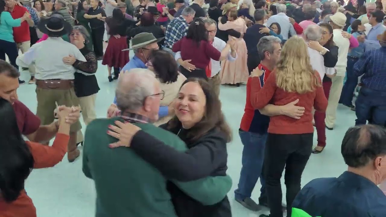 Baile dos avós em.lages na associação AAPL dia 26 07 25.foi especial