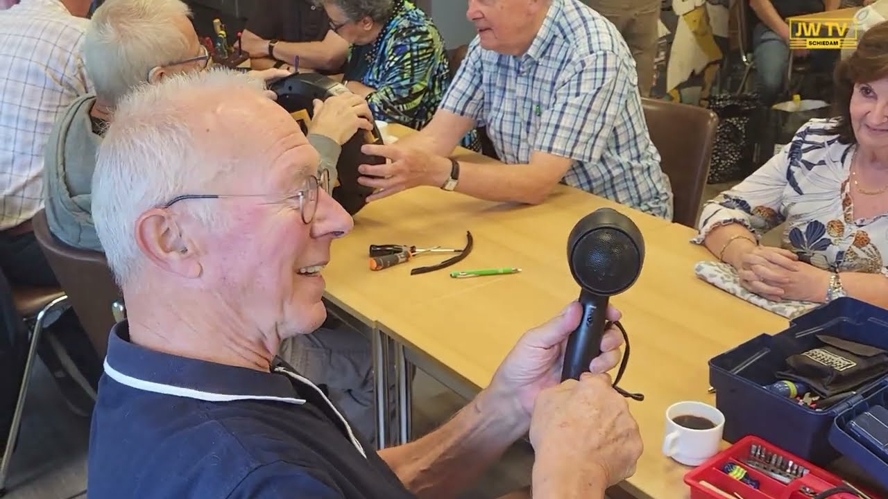 Drukker dan ooit in het Repair Caf&eacute;