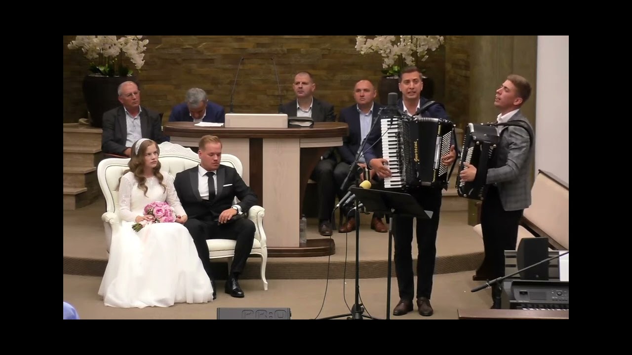 Claudiu Si Florin Ștefan -La altarul sfânt