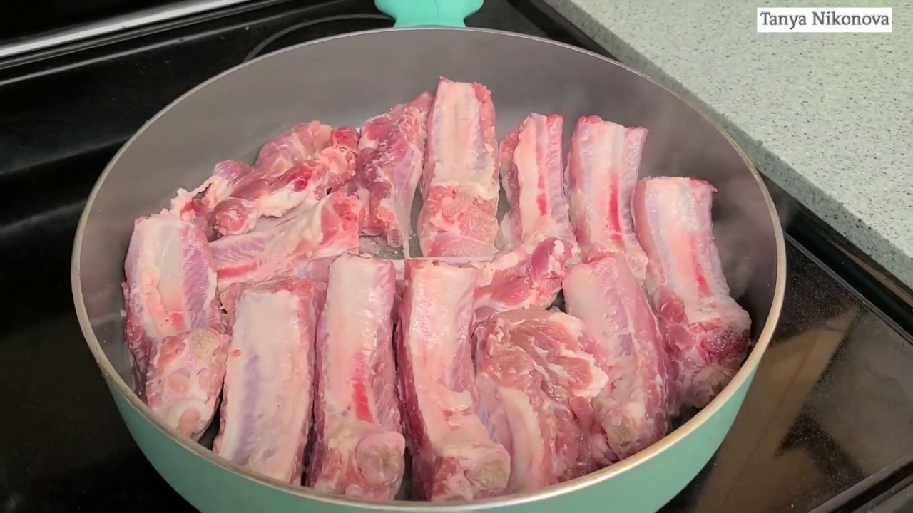 Тушим свиные рёбрышки с капустой. Очень вкусно и полезно! Как пожарить свиные ребра.