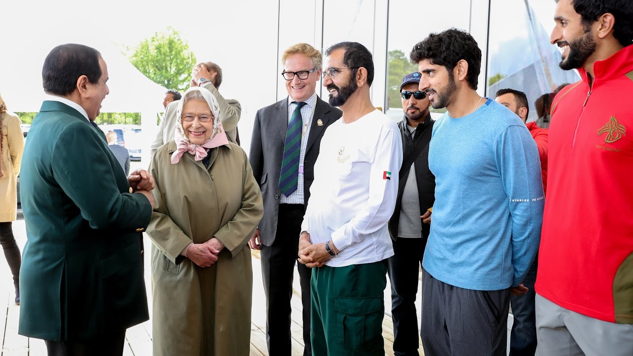محمد بن راشد يشهد إنجاز فرسان الإمارات في سباق كأس ويندسور الملكي للقدرة