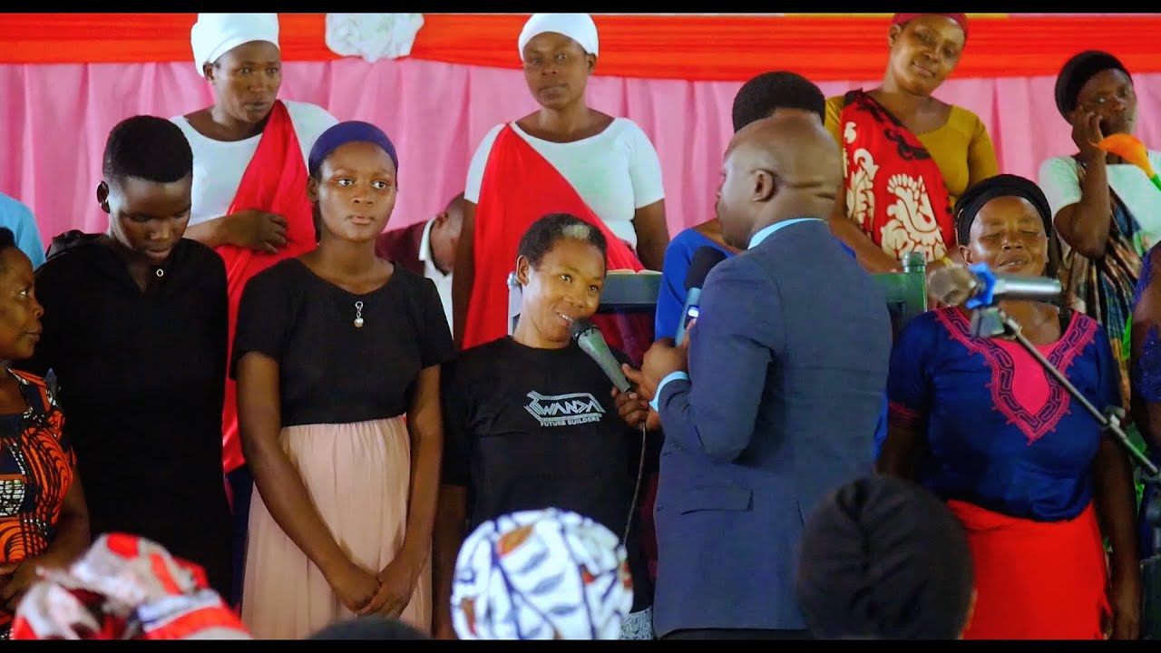 DUSHIMIRE IMANA AHERA HAYO IMIRIMO ITANGAZA YAKOZE: HALELUYA ADEPER KABUTARE IMANA YAHAKOZE IMIRIMO
