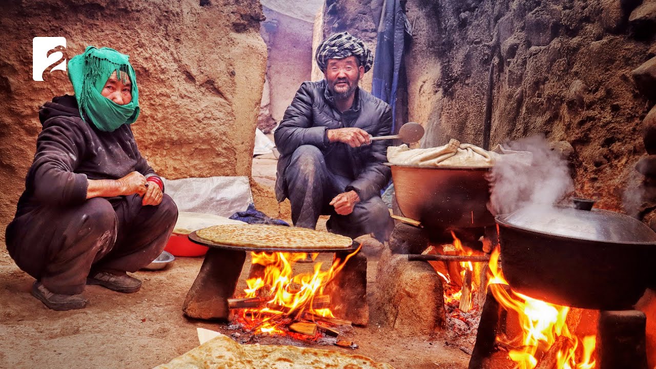 Ramadan Under the Stars: Village Couple Cooks Traditional Chicken Feast!