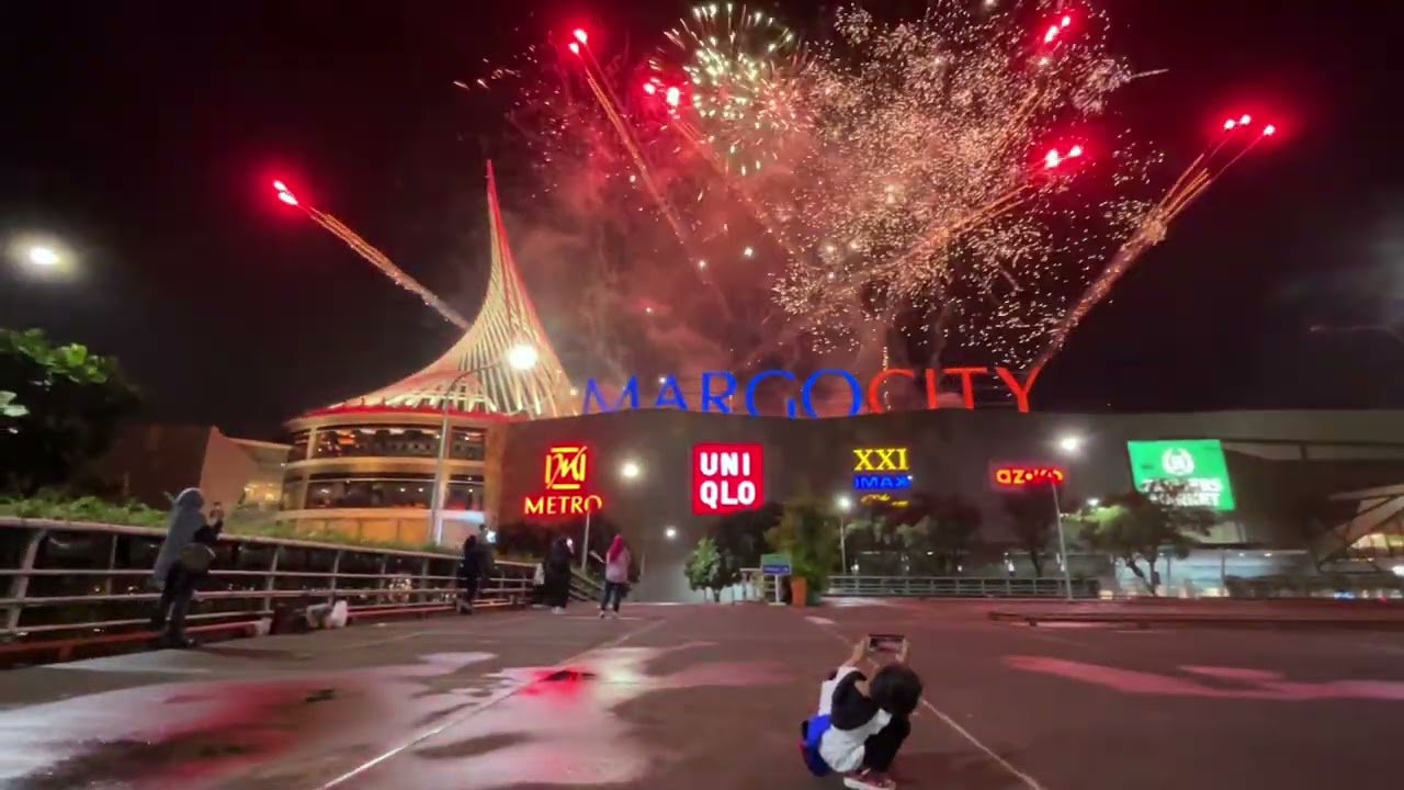 KEMBANG API MARGOCITY MENGGELEGAR